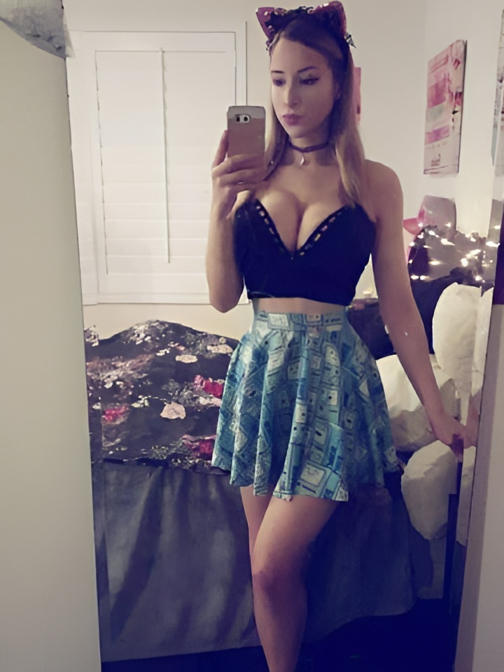 Ася привлекательная девушка из Перми цена от 2500 руб