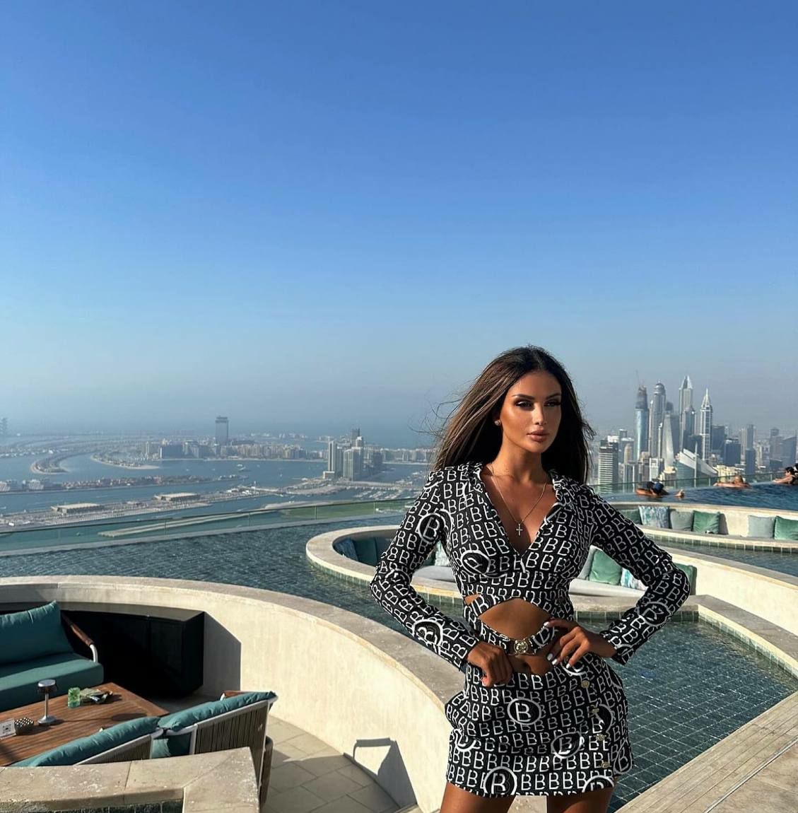 Дина привлекательная девушка из Перми цена от 3500 руб